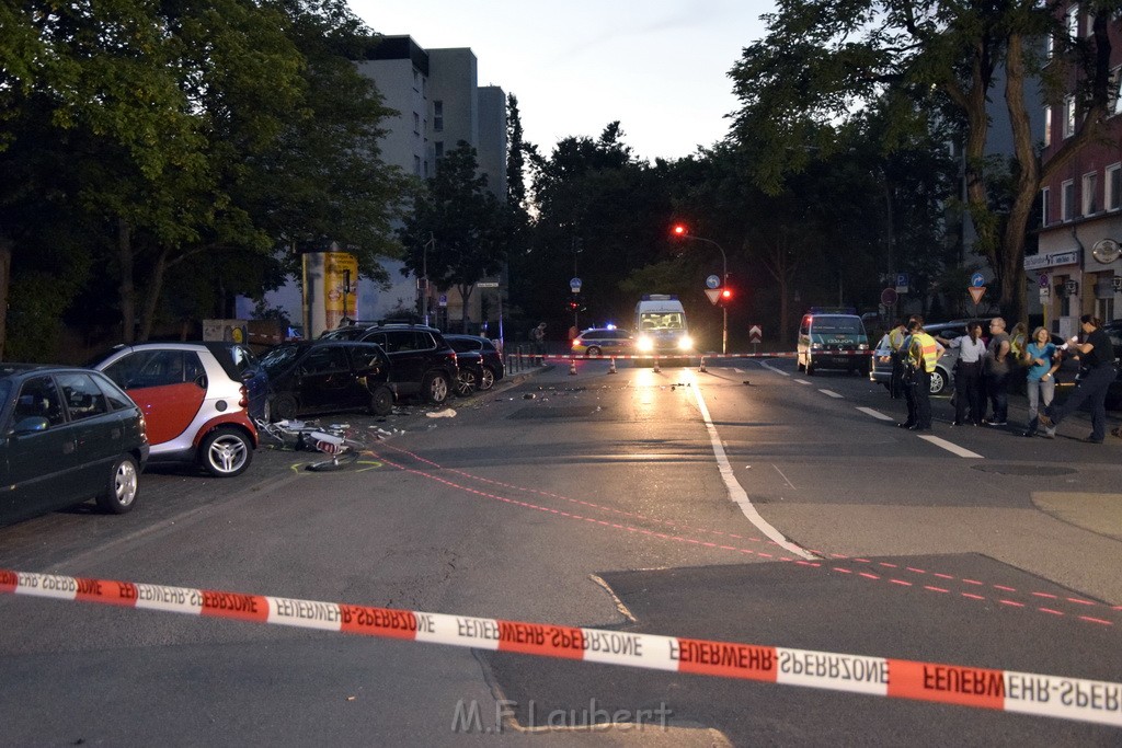 Schwerer VU PKW Rad Koeln Deutz Giessenerstr Betzdorferstr P022.JPG - Miklos Laubert